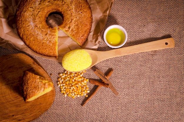 Bolo de Fubá Cremoso e Econômico: Receita Rápida (45 Minutos)