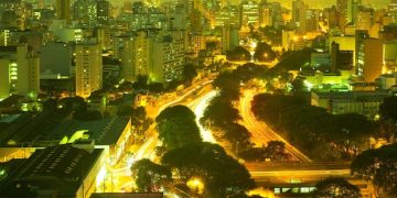 Investimento Estrangeiro Direto no Brasil: Setores em Destaque e Motivos - Cover Image