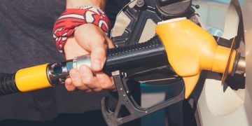 Preços da Gasolina: Entenda os Fatores e Economize no Brasil - Cover Image