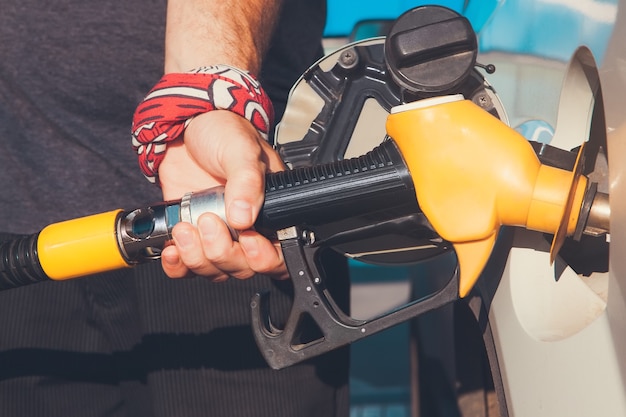 Preços da Gasolina: Entenda os Fatores e Economize no Brasil