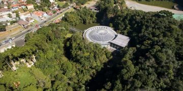 Dívida Pública Brasileira: Análise, Riscos e Sustentabilidade Fiscal - Cover Image