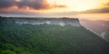 Roteiros de Ecoturismo no Brasil: 5 Destinos Imperdíveis e Sustentáveis - Cover Image