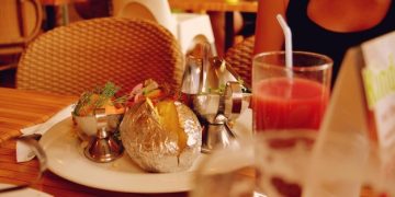 Receitas de Família: Pratos Brasileiros Impulsionam Lucros em Restaurantes - Cover Image